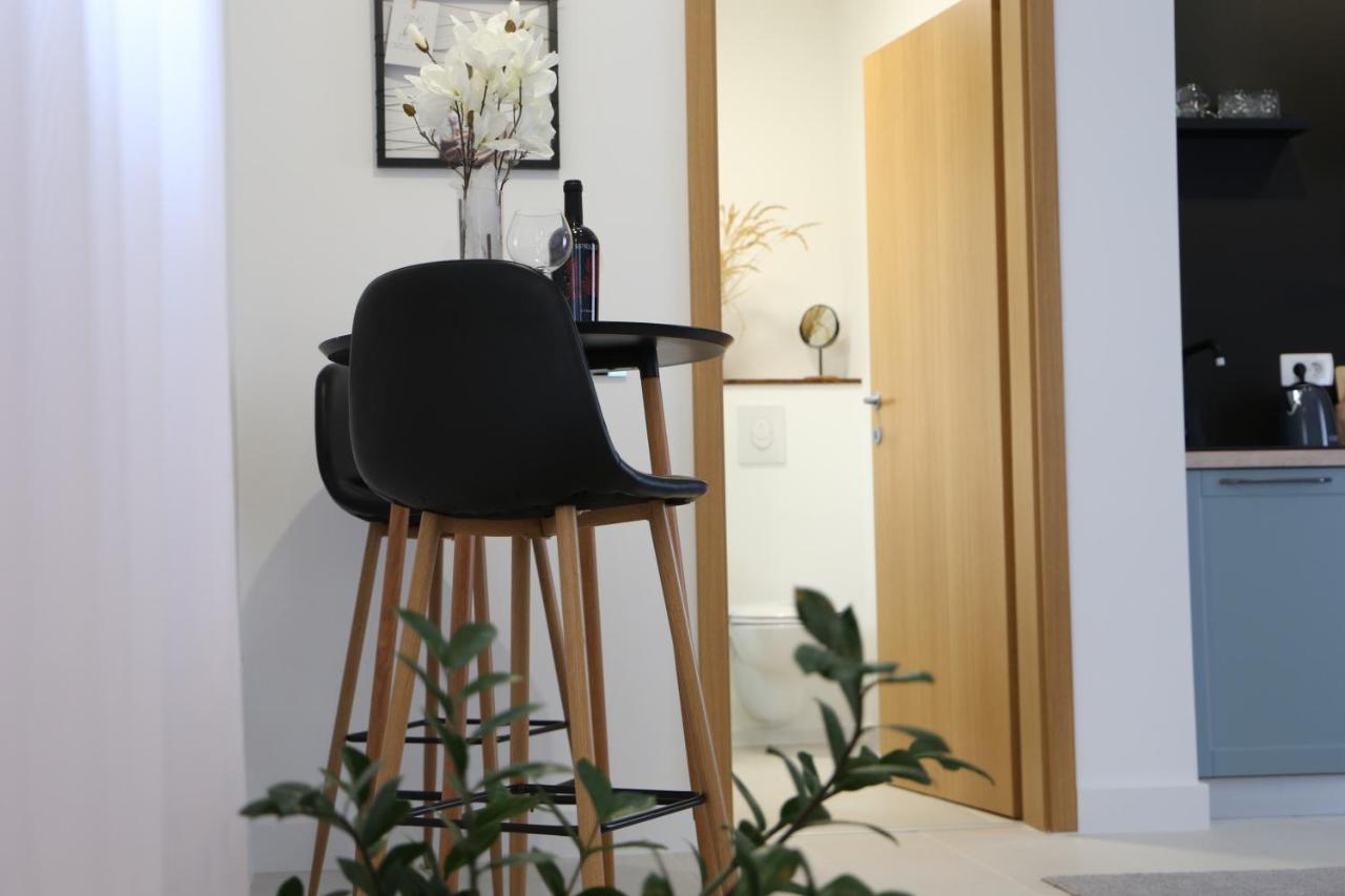 Flora Studio Apartments Korenica Zewnętrze zdjęcie