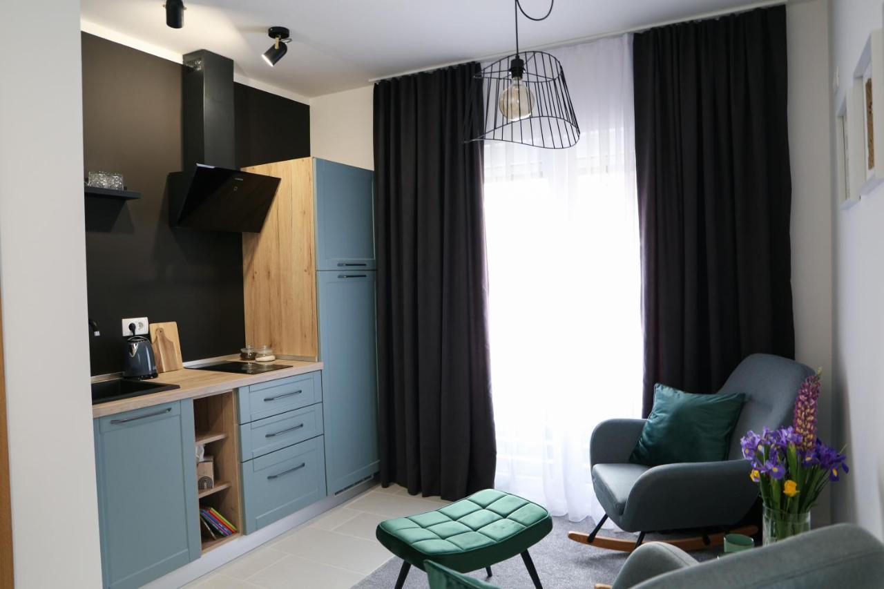 Flora Studio Apartments Korenica Zewnętrze zdjęcie