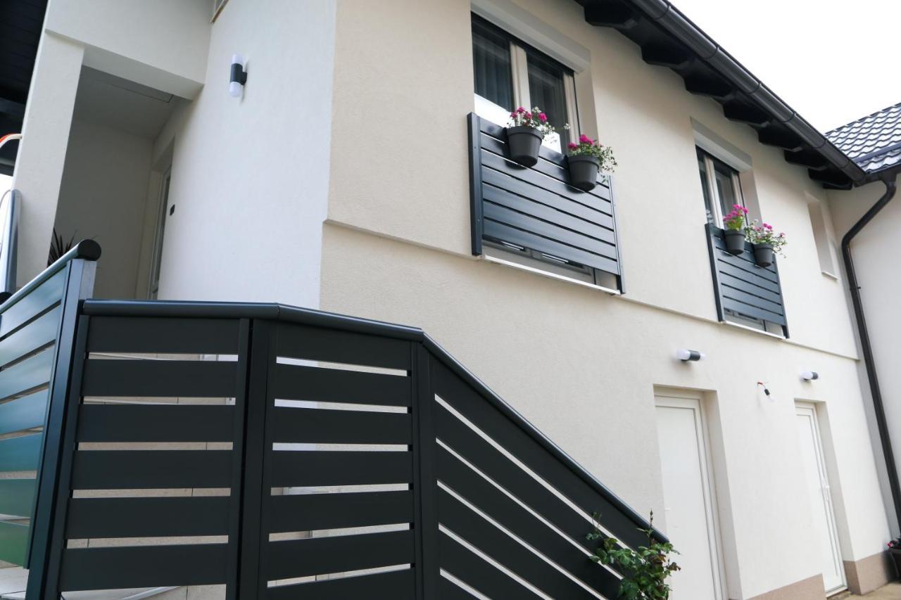 Flora Studio Apartments Korenica Zewnętrze zdjęcie